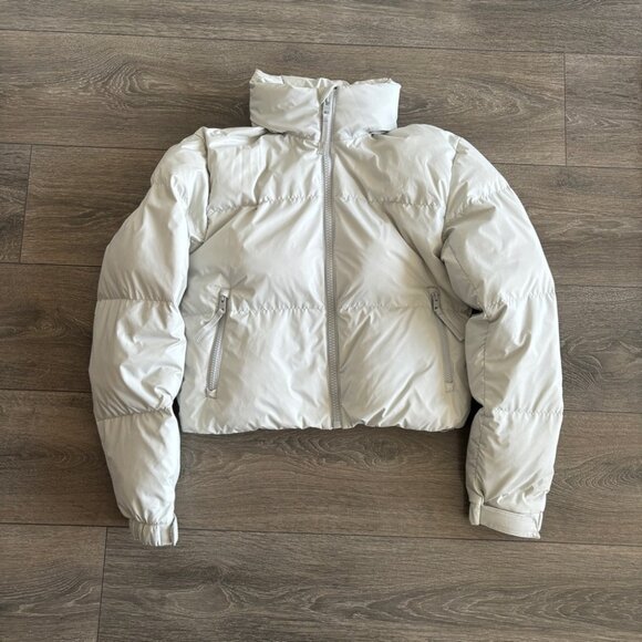 Aritzia TNA the Mega Puff Short Jacket - Picture 3 of 14